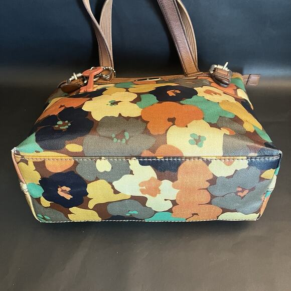 Fossil Key~Per | Coated Canvas | Abstract Floral | Tote Bag | Leather Straps - Picture 7 of 15